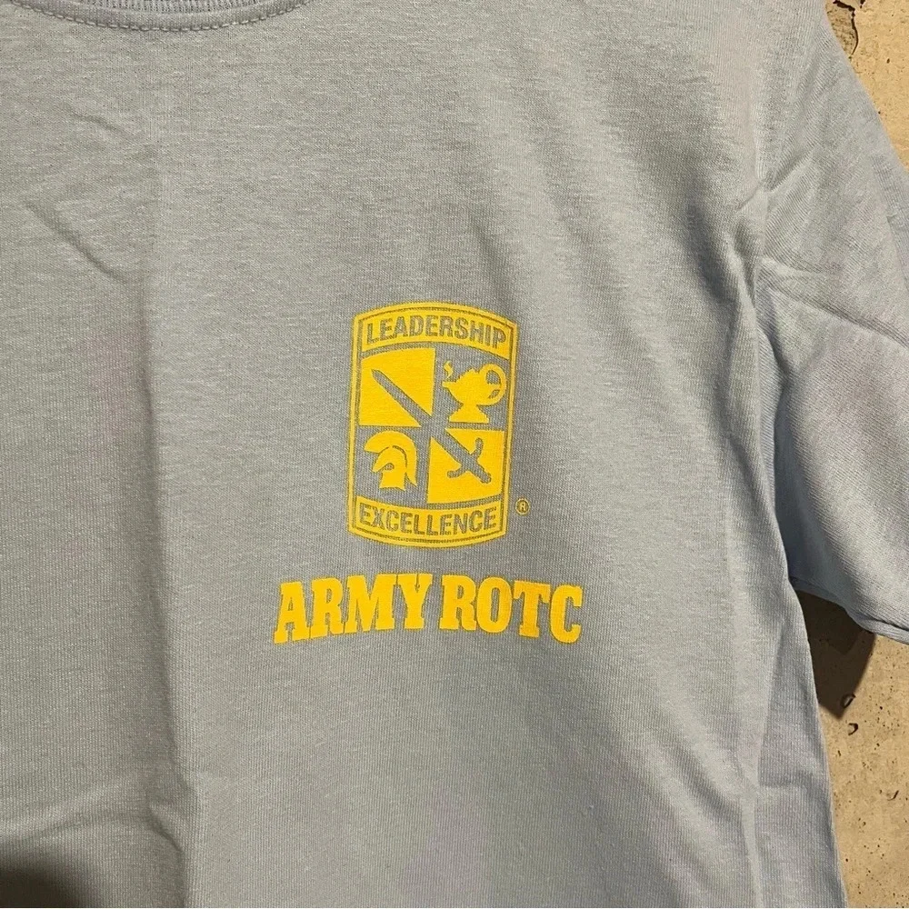 Army ROTC Men Leadership Excellence Crest Logo Blue T-Shirt Size Small NEW